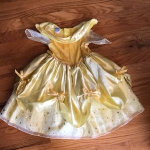 Belle costume